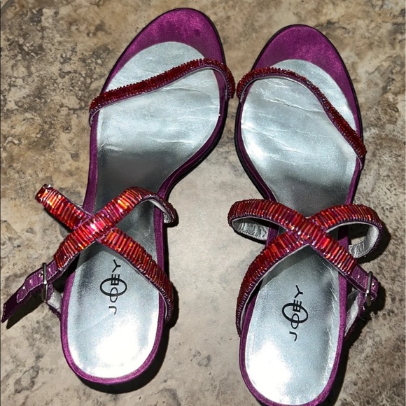 Joey Pink beaded strappy Sandal … great condition no beads missing… size 8 - Picture 5 of 5
